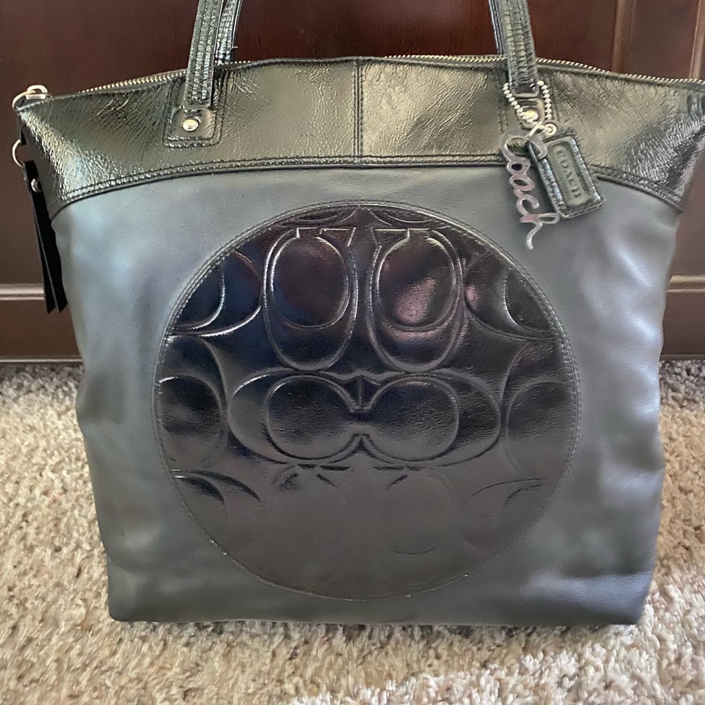 COACH: “Laura” Tote